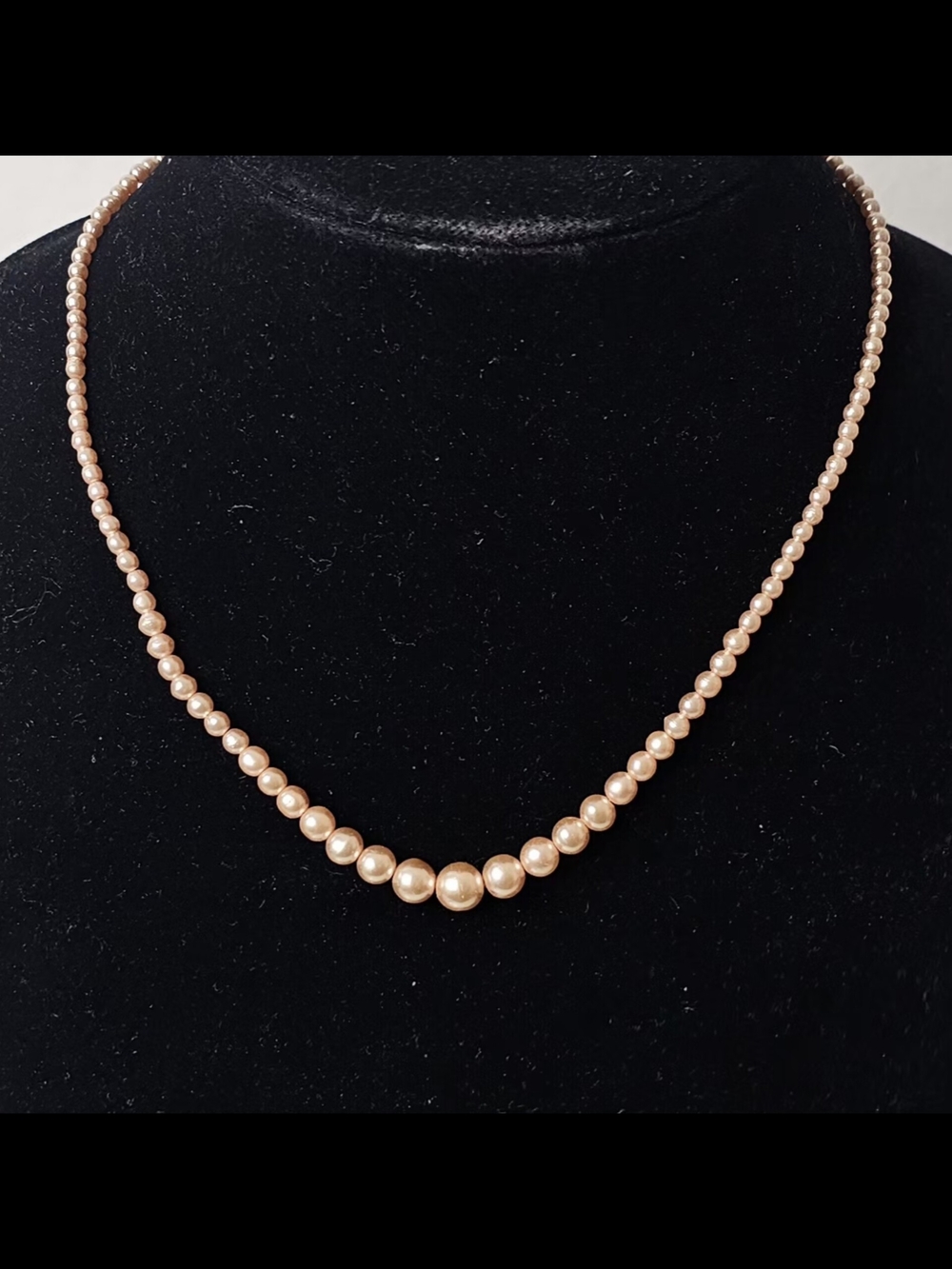 Vintage Czechoslovakia Graduated Faux Pearl Necklace Champagne